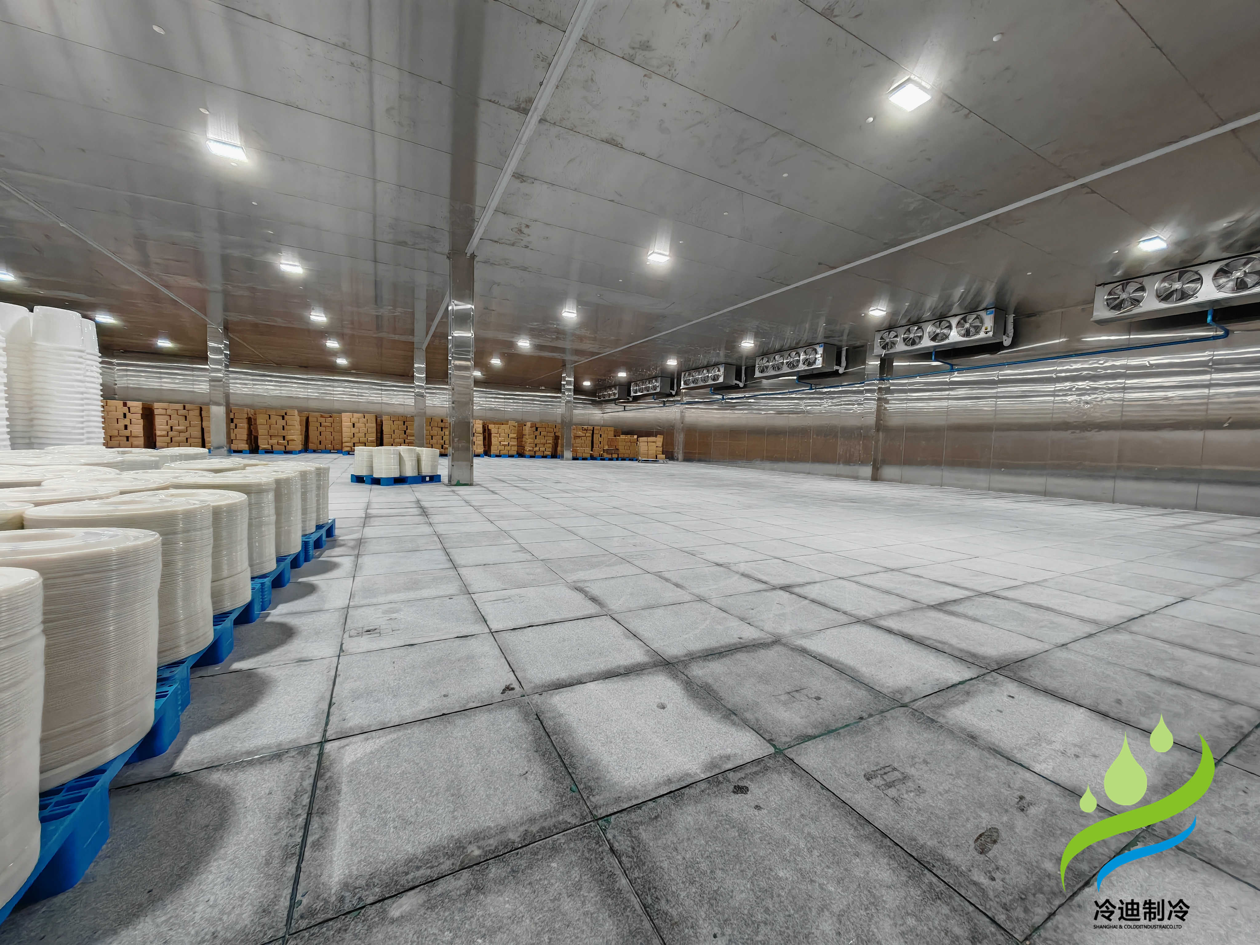 柬埔寨三只松鼠10000立方食品